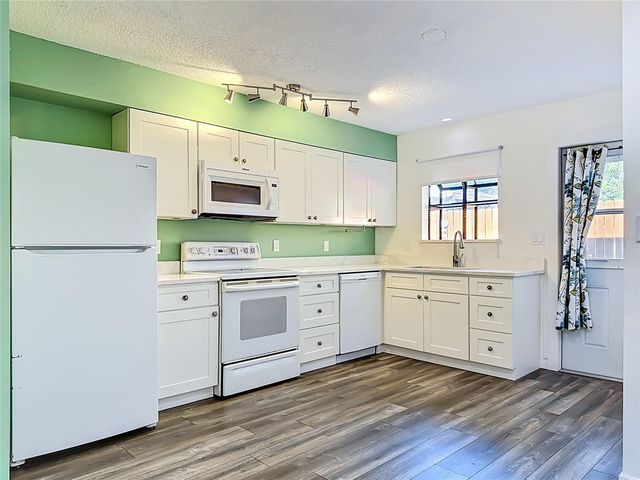 2006 7TH AVENUE W B, Bradenton, FL 34205