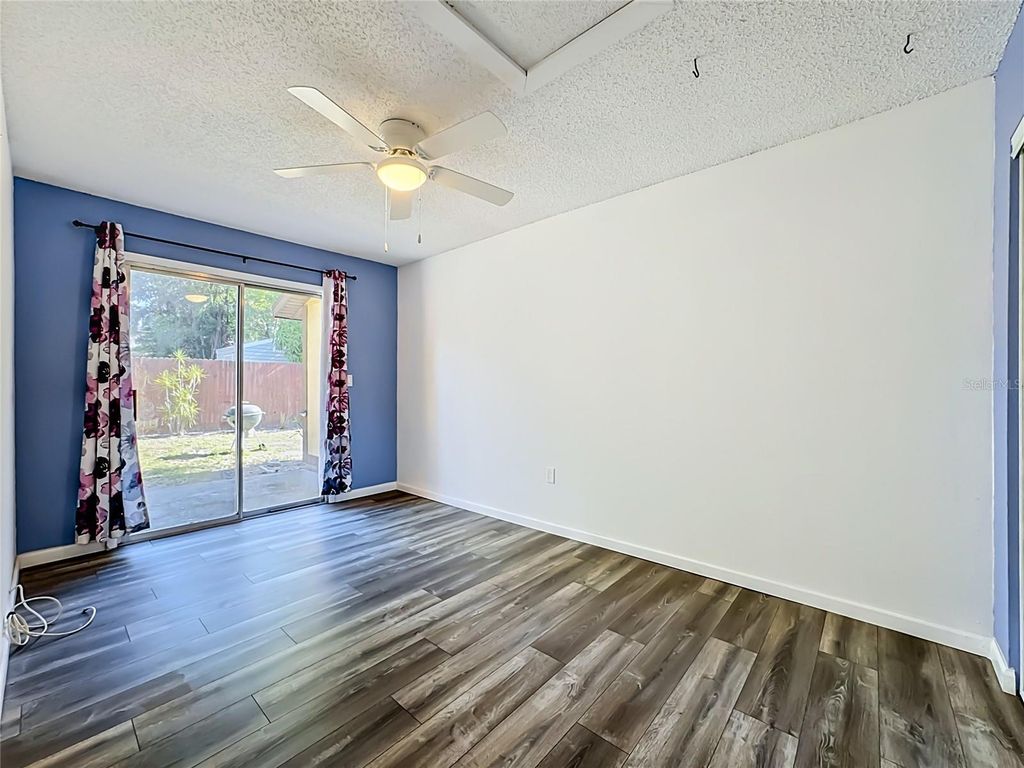 Image 13 of property listing at 2006 7TH AVENUE W B, Bradenton, FL 34205