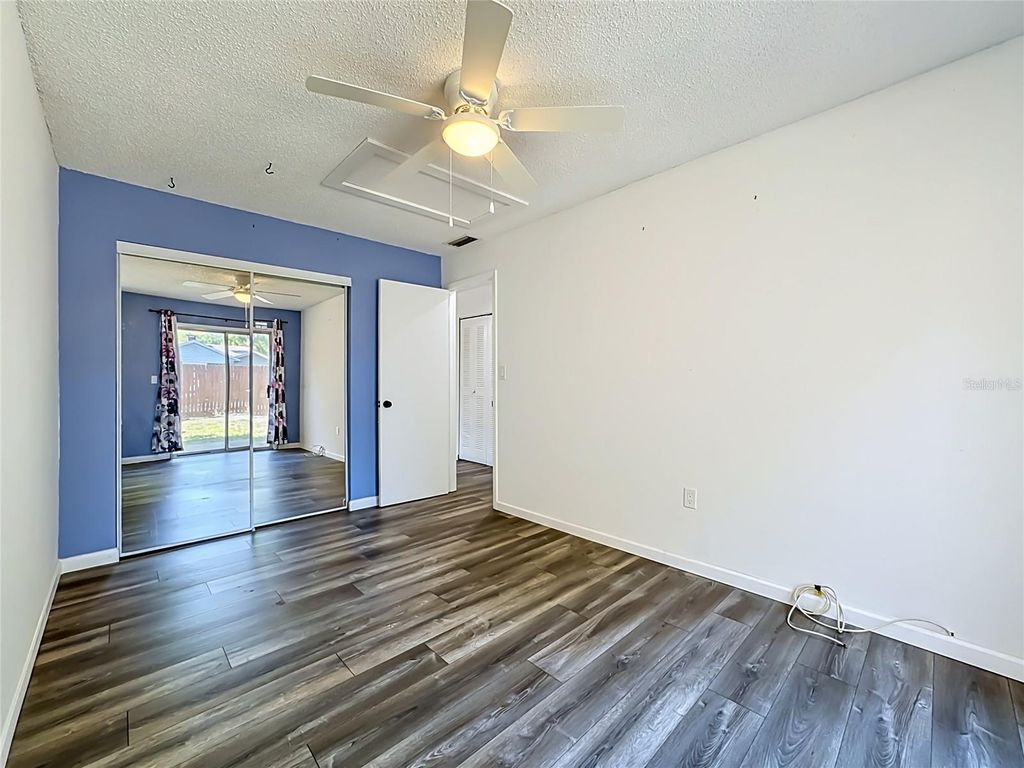 Image 14 of property listing at 2006 7TH AVENUE W B, Bradenton, FL 34205