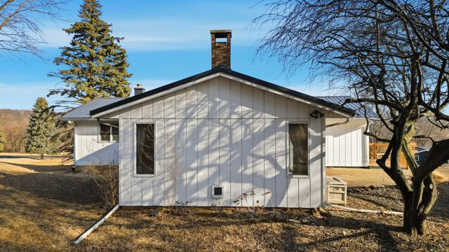 13831 Prairie Center Road, Morrison, IL 61270