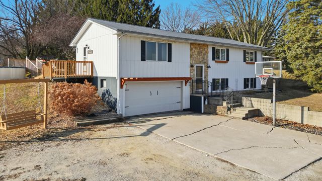 13831 Prairie Center Road, Morrison, IL 61270