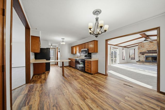 13831 Prairie Center Road, Morrison, IL 61270