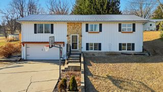 13831 Prairie Center Road, Morrison, IL 61270