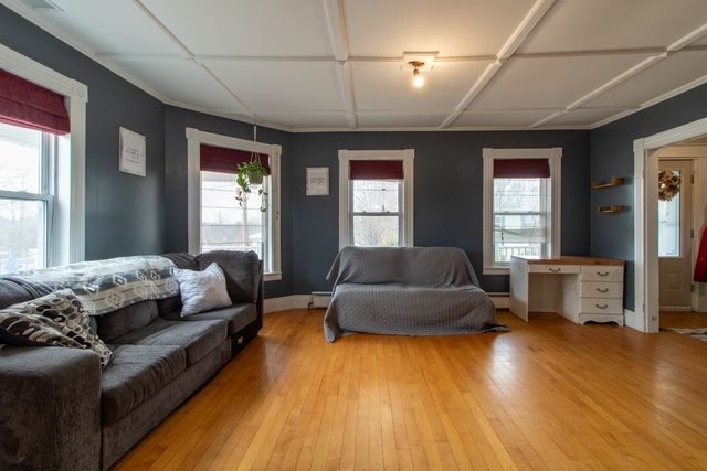 44 Taylor Street, Newport City, VT 05855