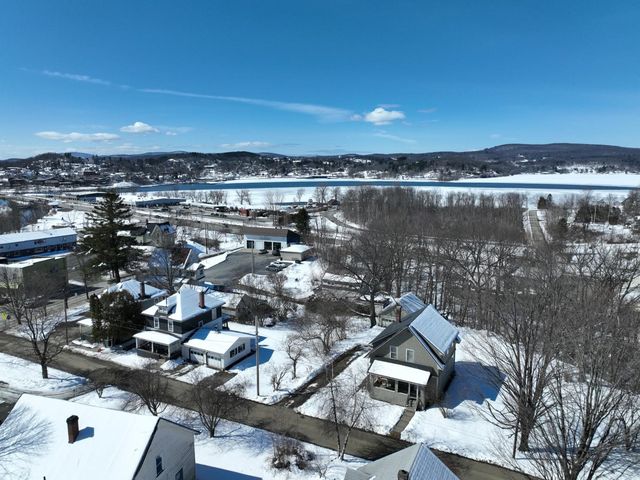 44 Taylor Street, Newport City, VT 05855