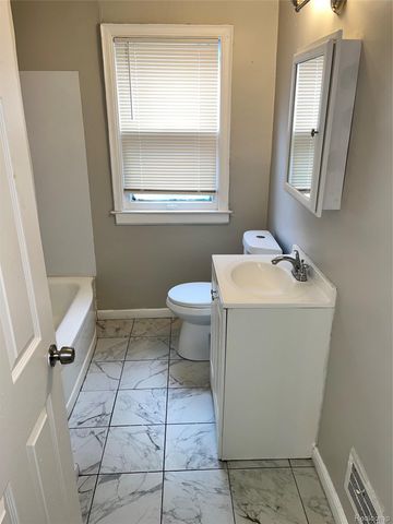 15494 Mapleridge Street, Detroit, MI 48205