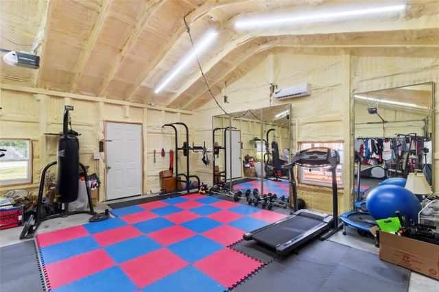 9203 Avenue G, Liverpool, TX 77577