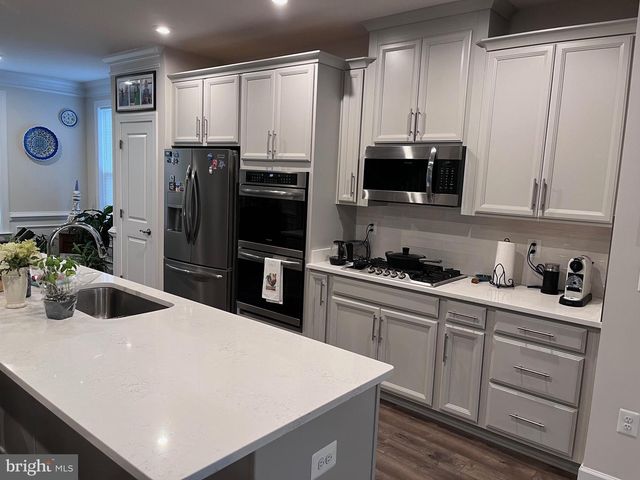 6039 CAMERONS FERRY DR, Haymarket, VA 20169