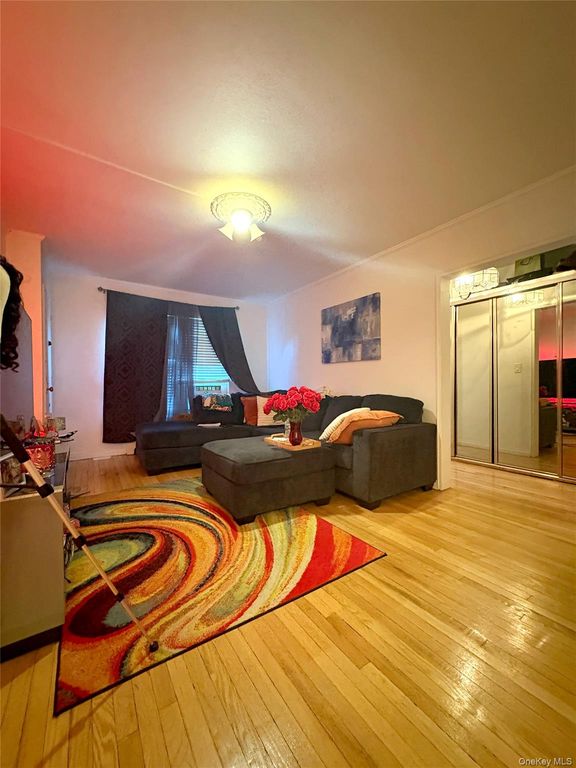 197-09 Dunton Avenue 1A, Holliswood, NY 11423 — photo 3