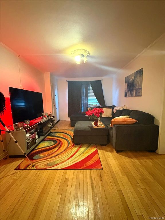 197-09 Dunton Avenue 1A, Holliswood, NY 11423 — photo 4