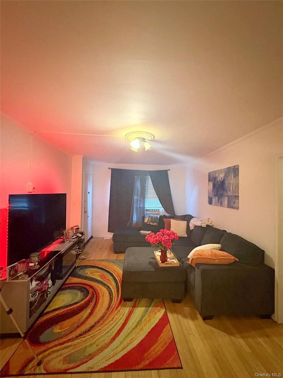 197-09 Dunton Avenue 1A, Holliswood, NY 11423 — photo 5