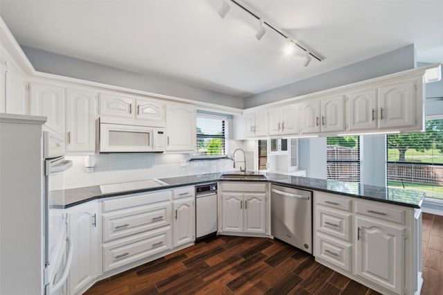 3121 Ridge Oak Drive, Garland, TX 75044