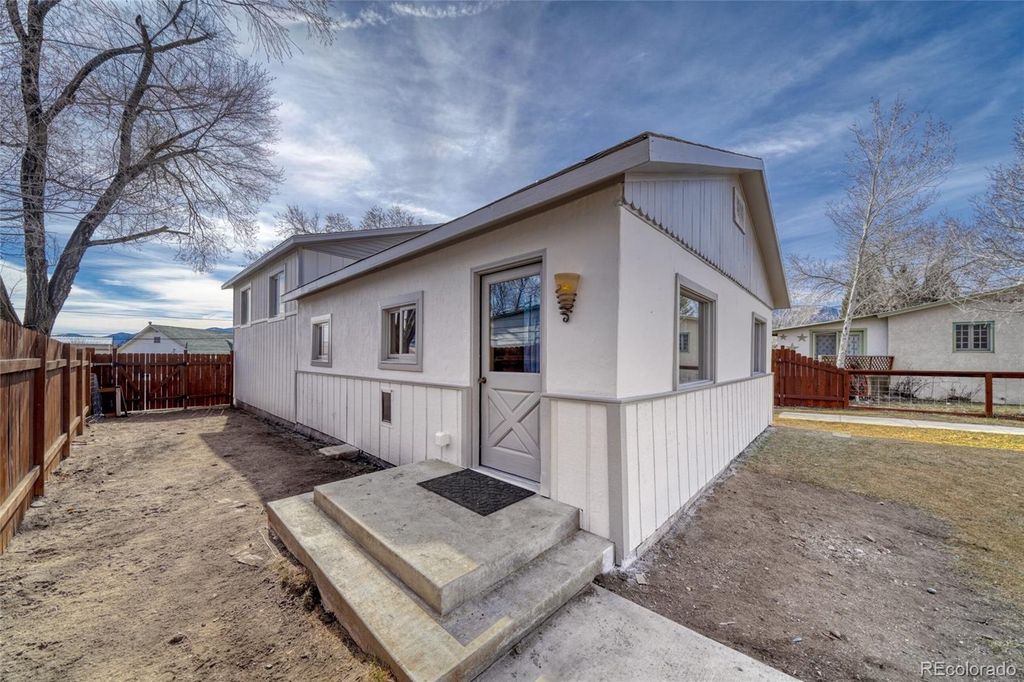 1335 F Street, Salida, CO 81201