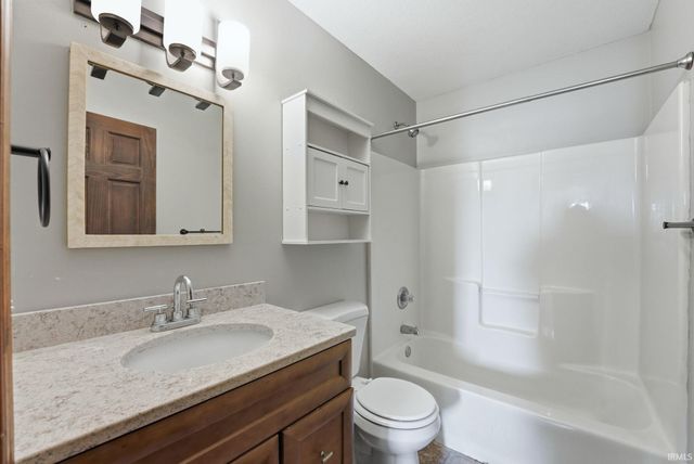 302 Willard Drive, Auburn, IN 46706