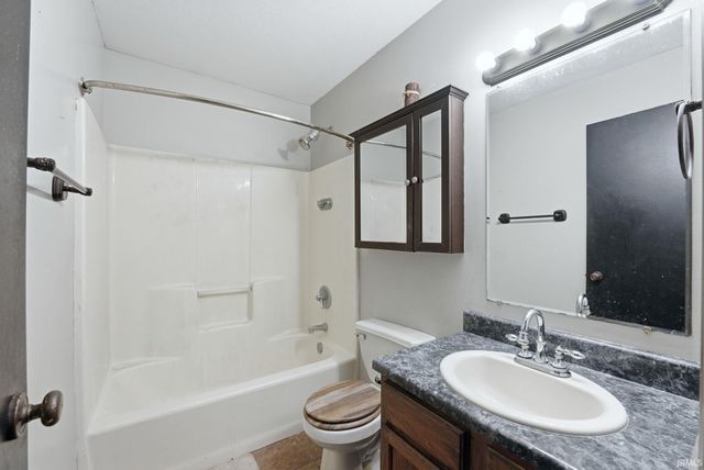 302 Willard Drive, Auburn, IN 46706