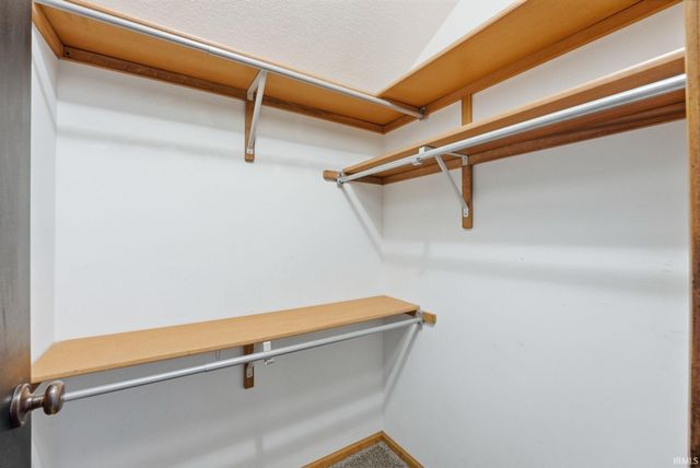 302 Willard Drive, Auburn, IN 46706