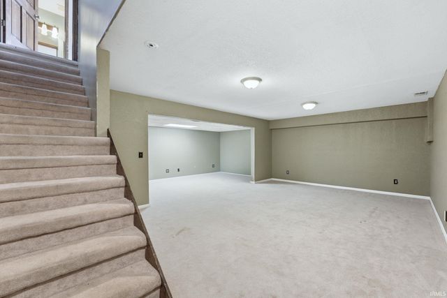 302 Willard Drive, Auburn, IN 46706