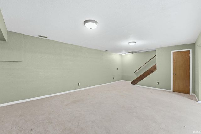 302 Willard Drive, Auburn, IN 46706