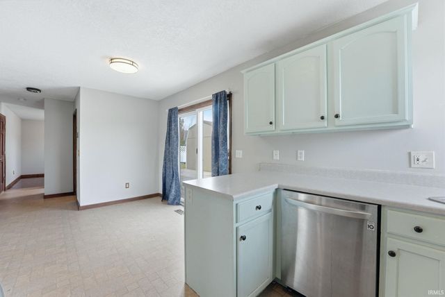 302 Willard Drive, Auburn, IN 46706