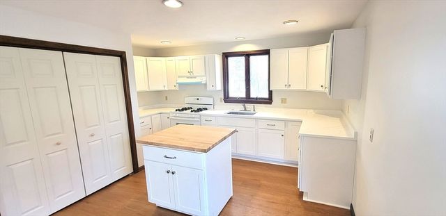 101 Glen St 2, Whitman, MA 02382