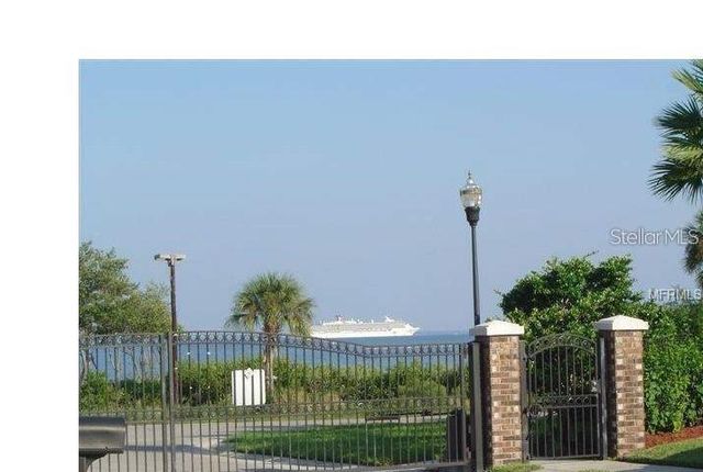 2945 BAYSHORE POINTE DRIVE, Tampa, FL 33611