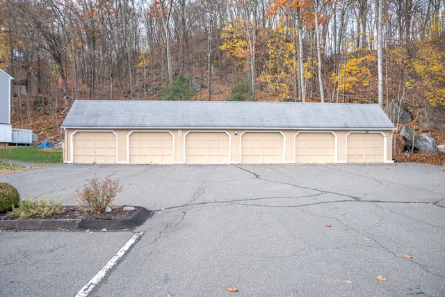 12 Eagle Rock Hill 12, Bethel, CT 06801