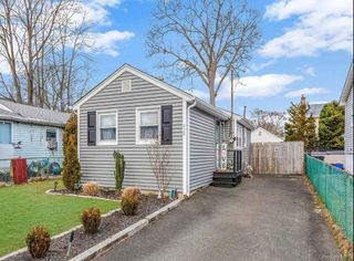450 S Fulton Avenue, Lindenhurst, NY 11757
