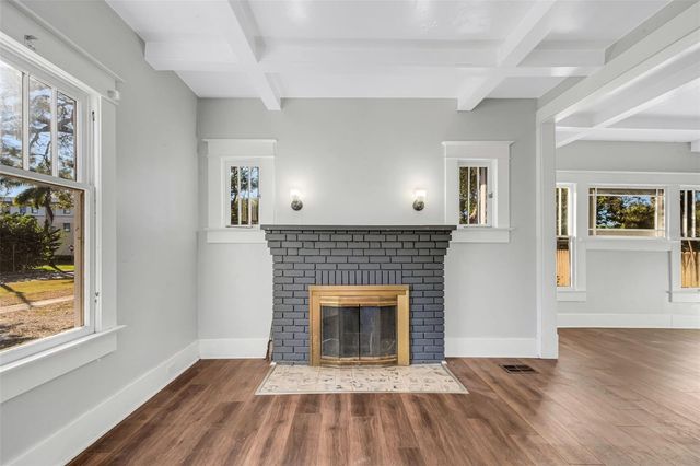 7327 1ST AVENUE N, St Petersburg, FL 33710