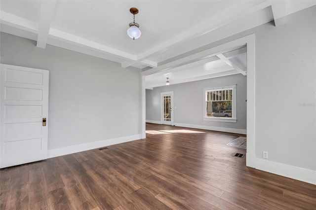 7327 1ST AVENUE N, St Petersburg, FL 33710