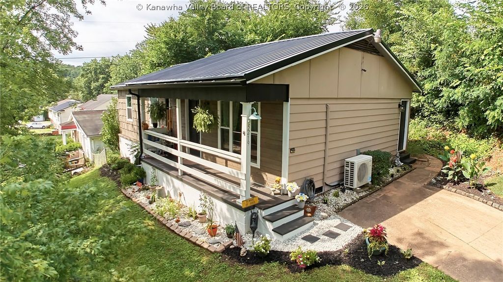 5219 Kel Dawn Circle, Cross Lanes, WV 25313