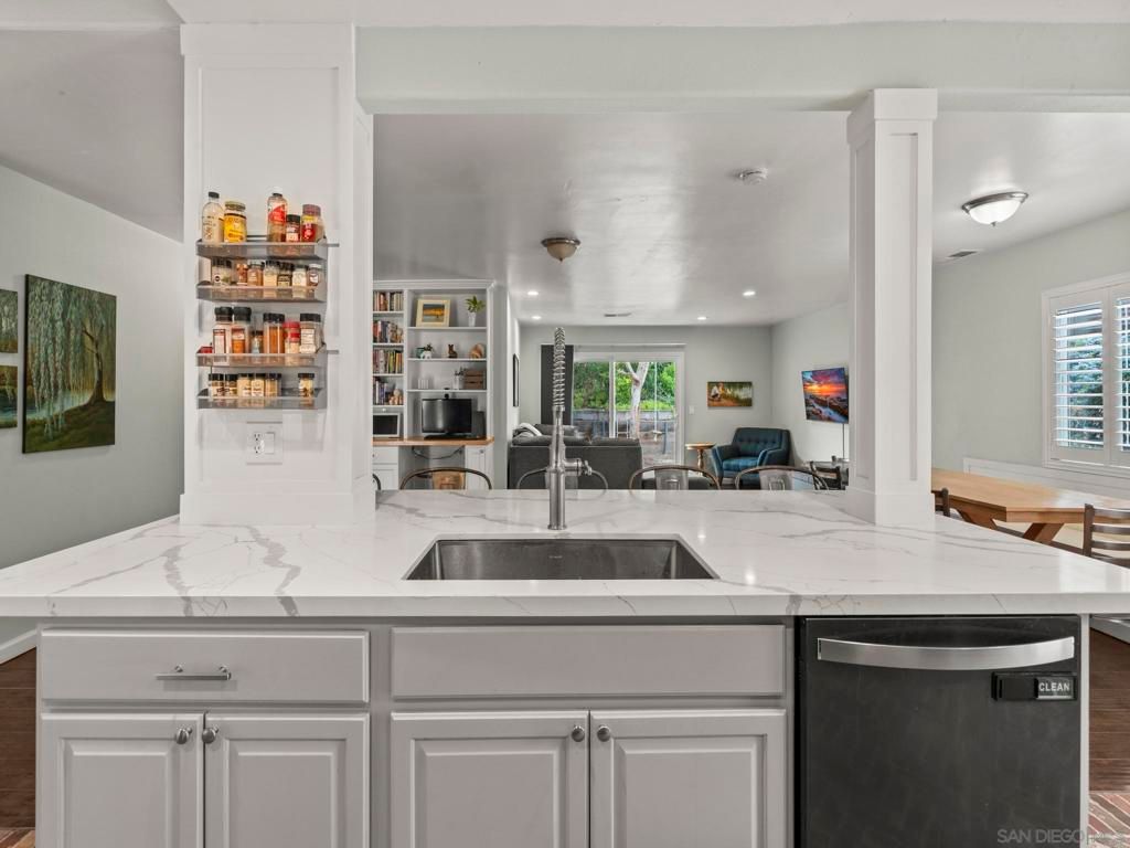 Image 14 of property listing at 9644 Cecilwood, Santee, CA 92071