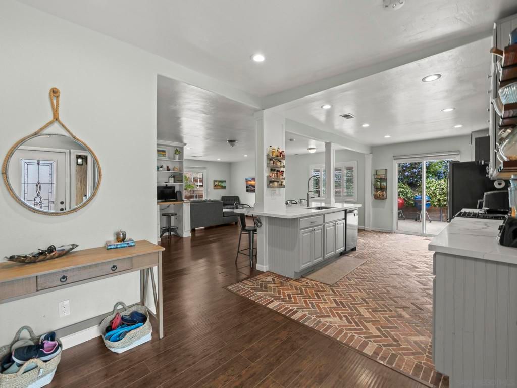 Image 17 of property listing at 9644 Cecilwood, Santee, CA 92071