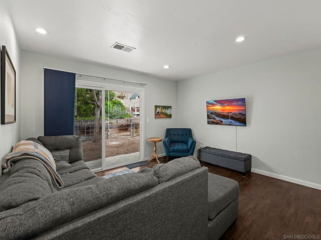 Image 18 of property listing at 9644 Cecilwood, Santee, CA 92071