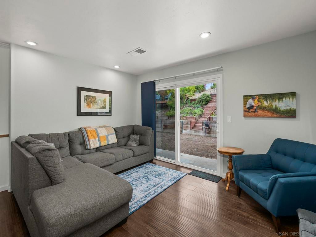 Image 19 of property listing at 9644 Cecilwood, Santee, CA 92071