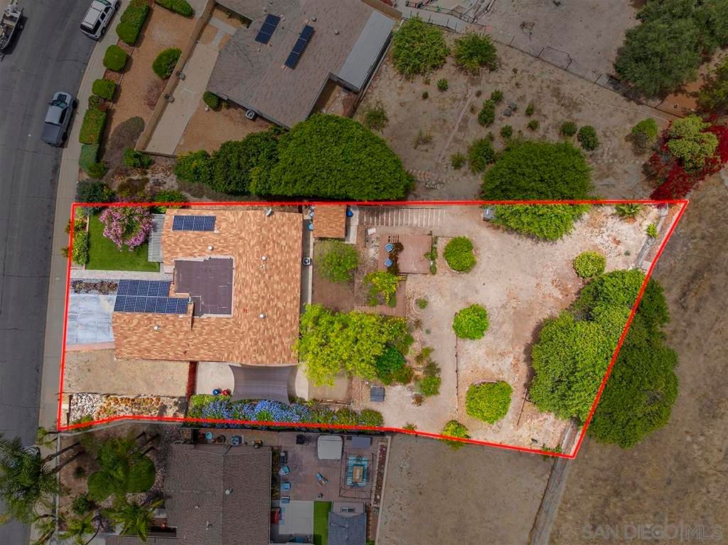 Image 5 of property listing at 9644 Cecilwood, Santee, CA 92071