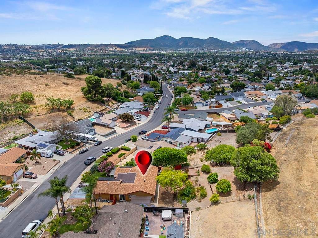 Image 6 of property listing at 9644 Cecilwood, Santee, CA 92071
