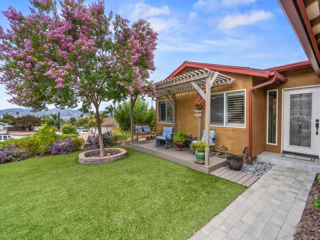 Image 9 of property listing at 9644 Cecilwood, Santee, CA 92071