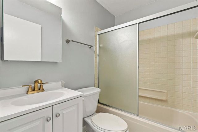 1009 Spinoza Place, Ballwin, MO 63011