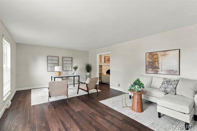 1009 Spinoza Place, Ballwin, MO 63011