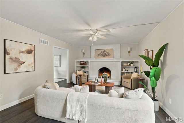 1009 Spinoza Place, Ballwin, MO 63011