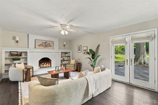 1009 Spinoza Place, Ballwin, MO 63011