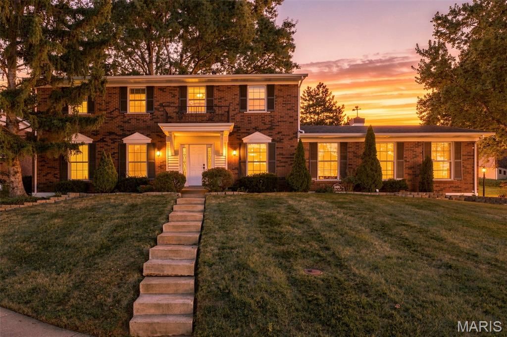 1009 Spinoza Place, Ballwin, MO 63011