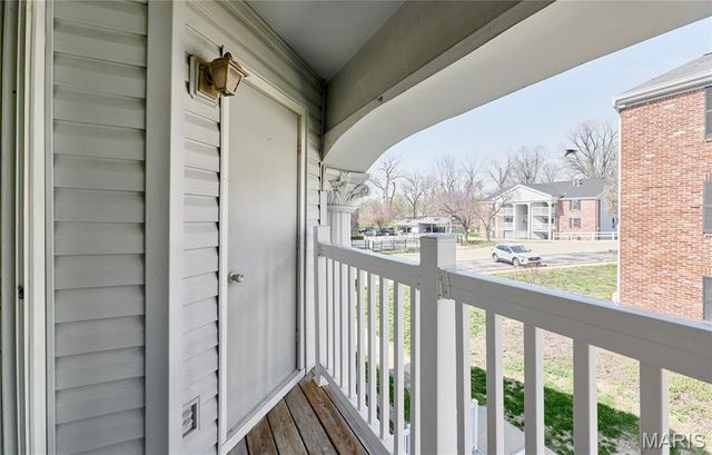 1936 Marine Terrace Drive J, Unincorporated, MO 63146