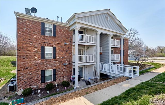 1936 Marine Terrace Drive J, Unincorporated, MO 63146