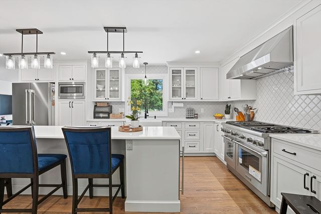 1239 Edgell Rd, Framingham, MA 01701
