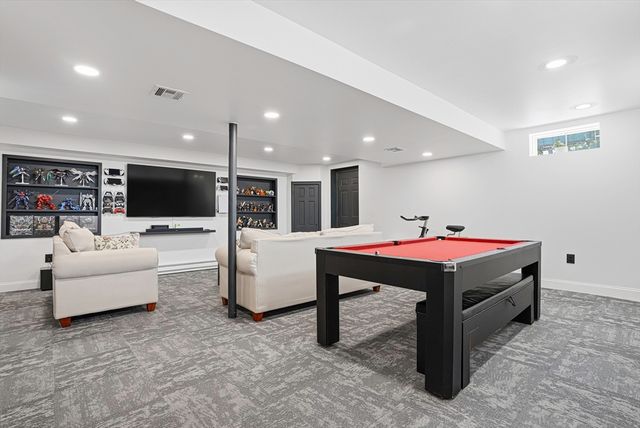 1239 Edgell Rd, Framingham, MA 01701