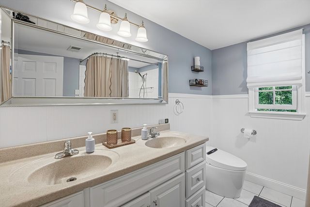 1239 Edgell Rd, Framingham, MA 01701