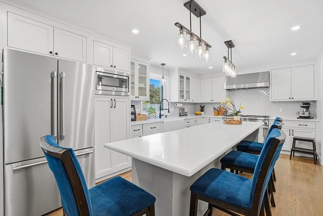 1239 Edgell Rd, Framingham, MA 01701