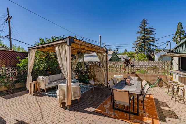 85 Broad St, Sutter Creek, CA 95685