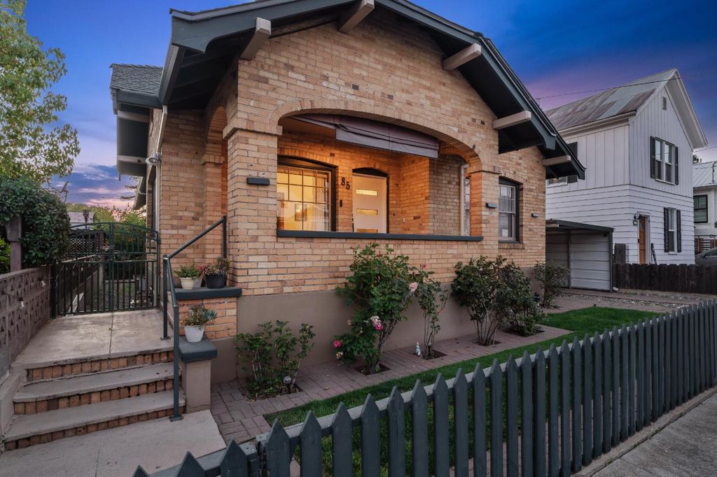 85 Broad St, Sutter Creek, CA 95685